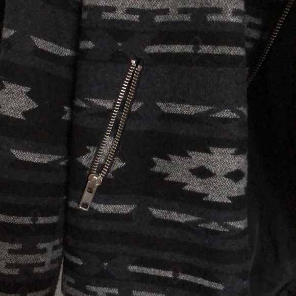 Aztec jacket - Picture 2 of 2